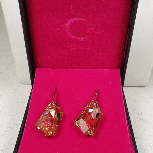 Osiana Lucky Stone Swarovski Crystals Champagne Dangle Earrings - Picture 2 of 13